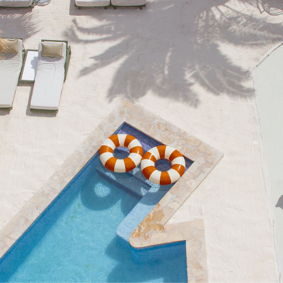 Commercial Pool Cleaners in Lee County